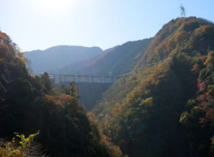 73号線から見た浦山ダム